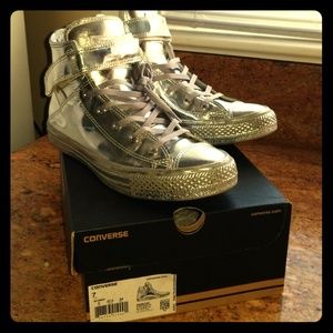 Metallic silver converse sneakers
